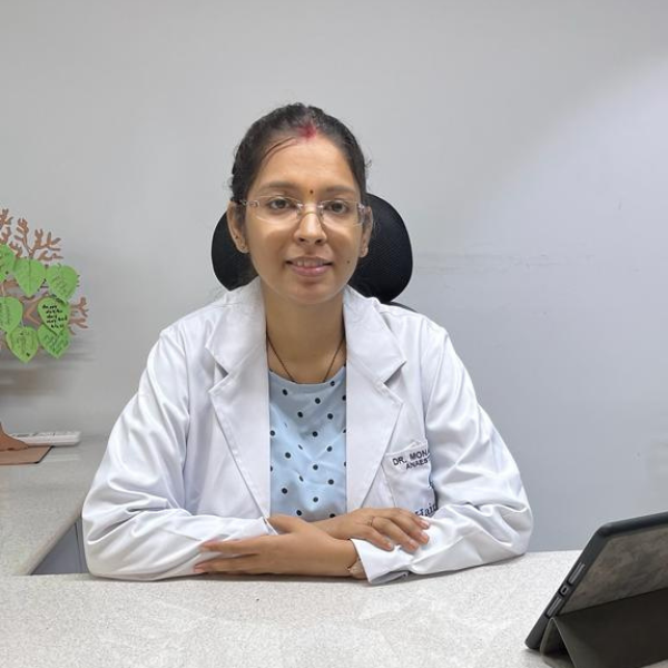 Dr Mona